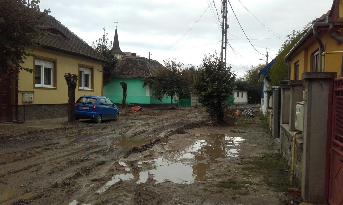 FOTO Sibiu, sat frumos. Stradă de secol XXI, teleportată în evul mediu