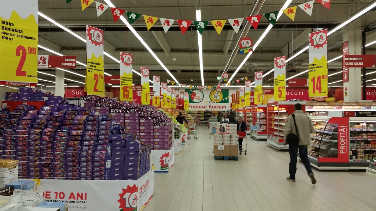 Auchan Sibiu sărbătorește 10 ani. Prețuri aniversare până pe 25 octombrie