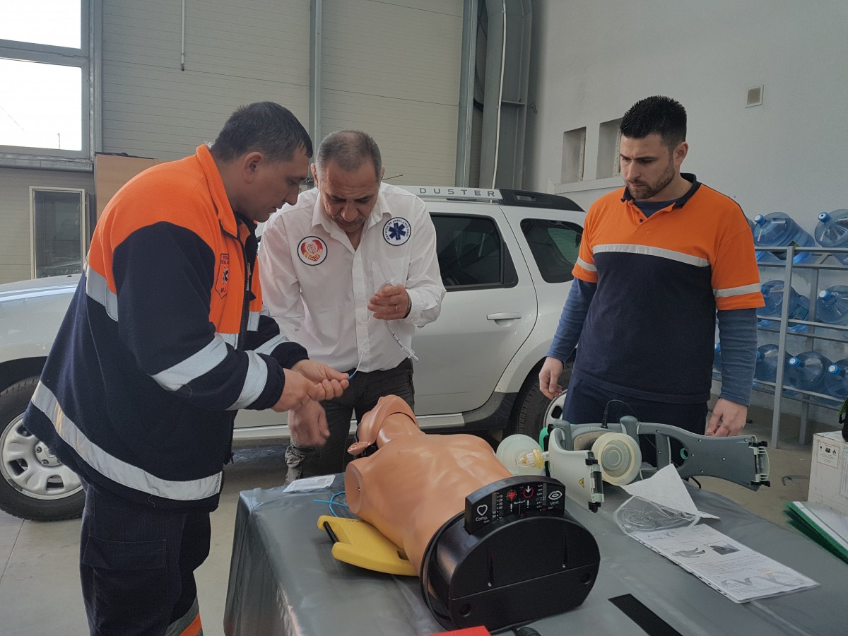 Un bun samaritean dotează Ambulanța Sibiu cu primul aparat de resuscitare din județ