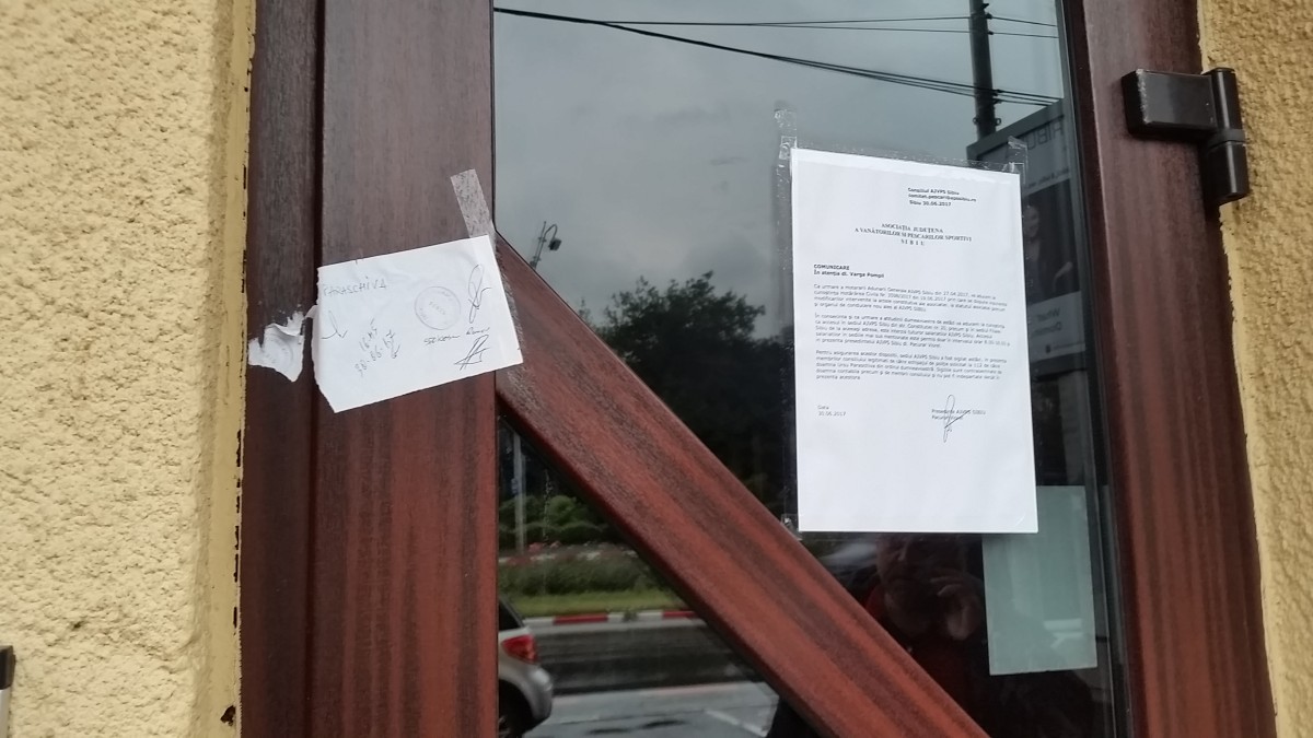 ACTUALIZARE – Scandal la AJVPS: Uși blocate, oameni în stradă, apel la 112 și sesizări la Poliție