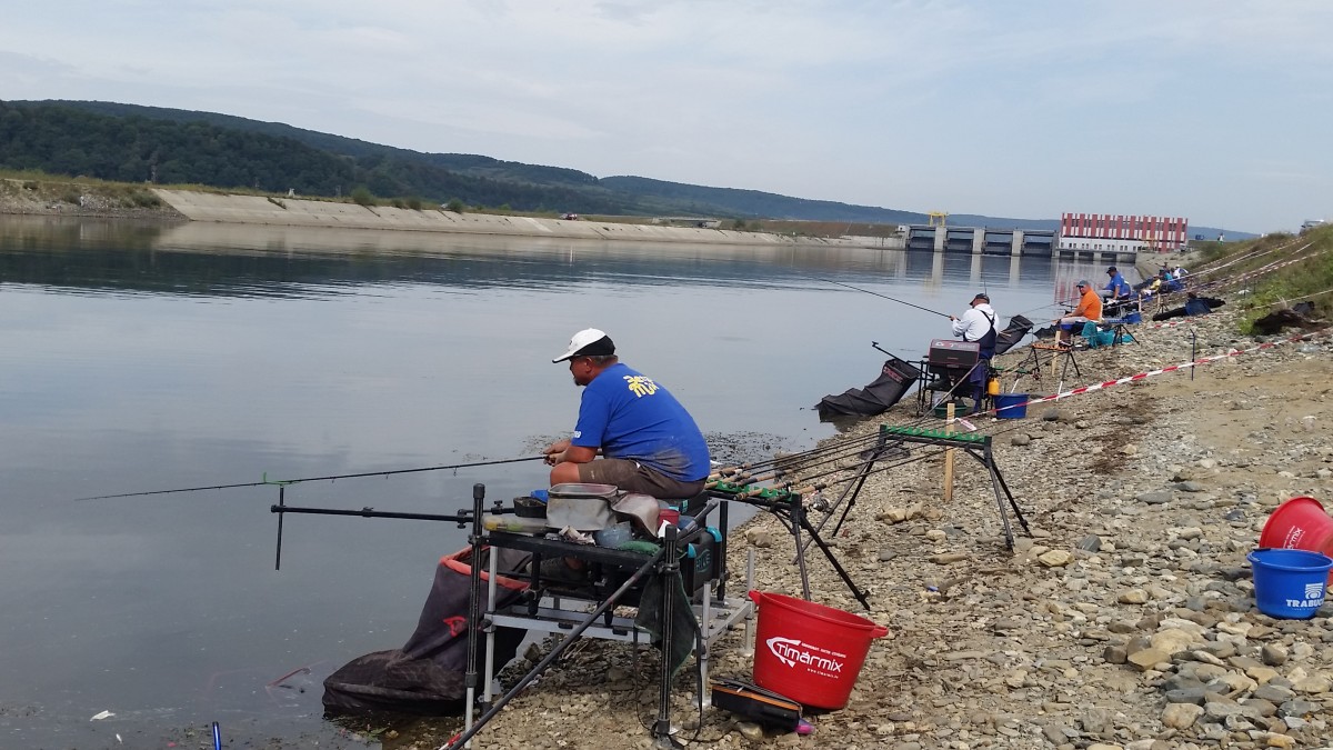 FOTO-VIDEO Sibiul a găzduit finala națională de pescuit la feeder