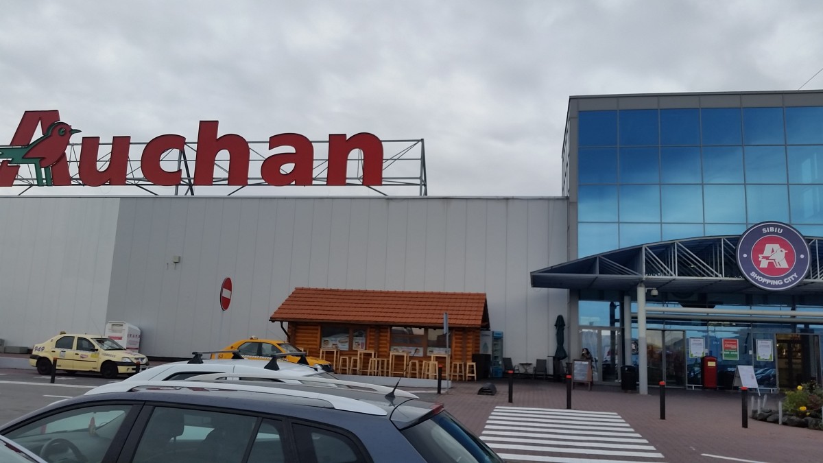 Am mers în control cu inspectorii de la Protecția Consumatorului în Auchan. La ce trebuie să fii atent când cumperi carne?