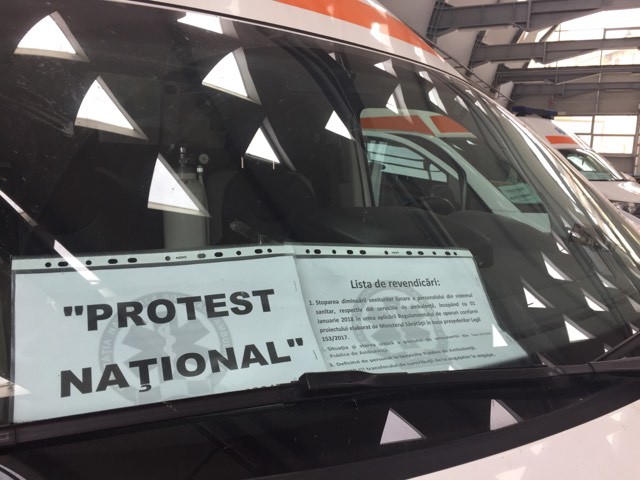 Protest la Ambulanță: mașini mai bune și salarii mai mari