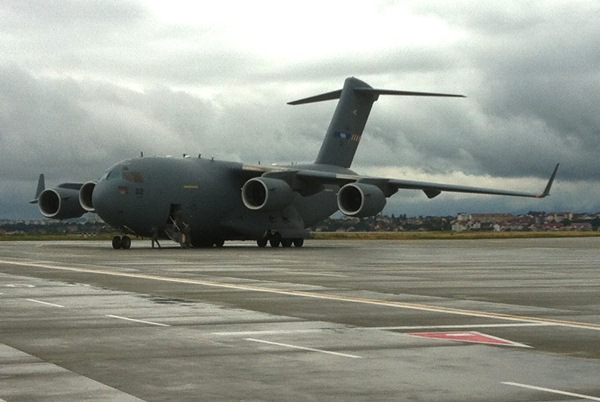 VIDEO Trupele NATO au ajuns la Sibiu cu un Boeing C17 Globemaster