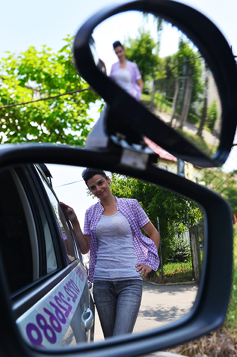 Singura femeie intructor auto din Sibiu. 