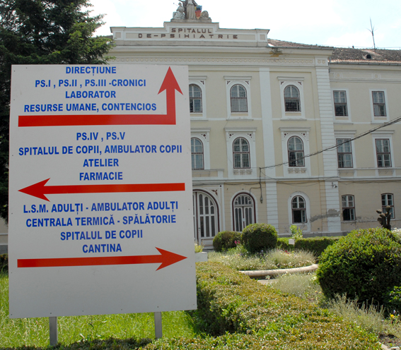 Agresorul care a înjunghiat trei sibieni pe stradă a fost internat la Psihiatrie
