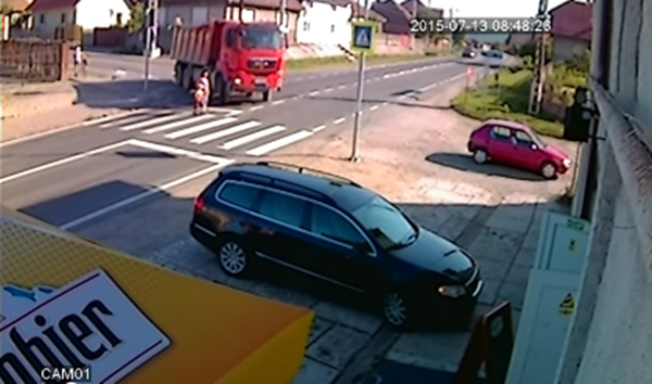 Talmaciu. “Pe aceeasi trecere, acum opt ani, a murit si bunica baietelului