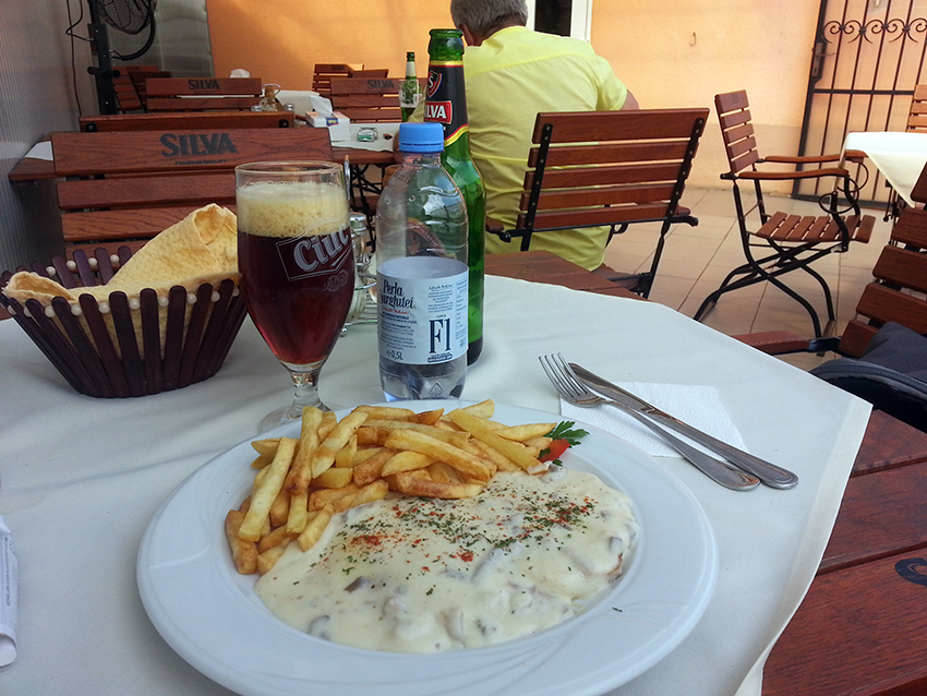 Bistro Sibiu Vasile Aaron la cai, dupa iapa, peste drum