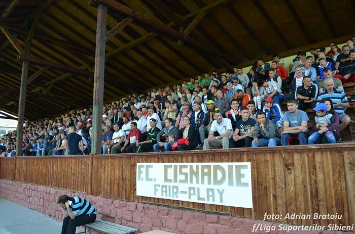 20 de jandarmi asigură ordinea publică la meciurile echipelor de fotbal și handbal ale Măgurei Cisnădie, la debutul în noul sezon