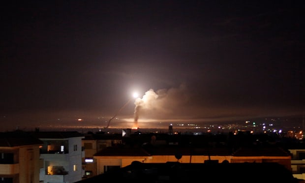 Forţele iraniene din Siria au lansat mai multe rachete spre poziţii militare din Israel. Tel Avivul a ripostat cu bombardamente