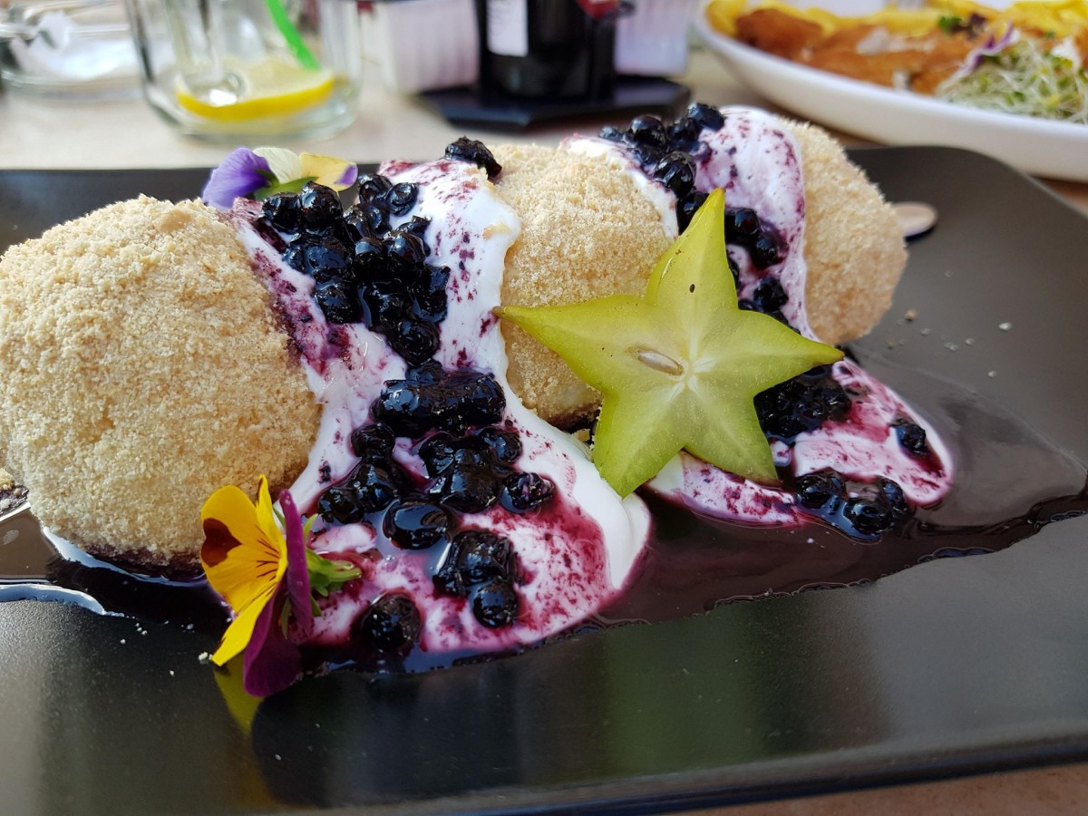 Am mâncat la Restaurant Rara. Păcat de izul fosei