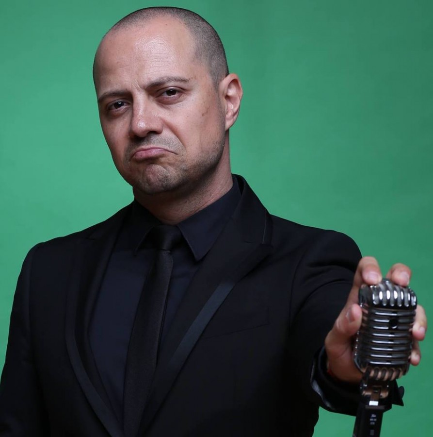 Show de stand-up comedy, cu Dan Badea, diseară la Piano