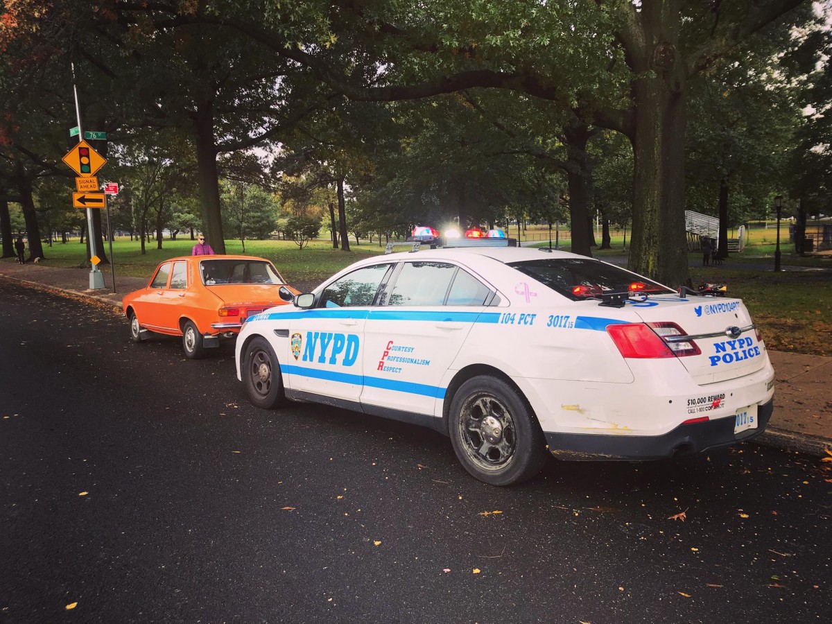 Un român cu Dacia 1300 de epocă, oprit de poliția din New York. „Mai era puțin și făceam schimb”