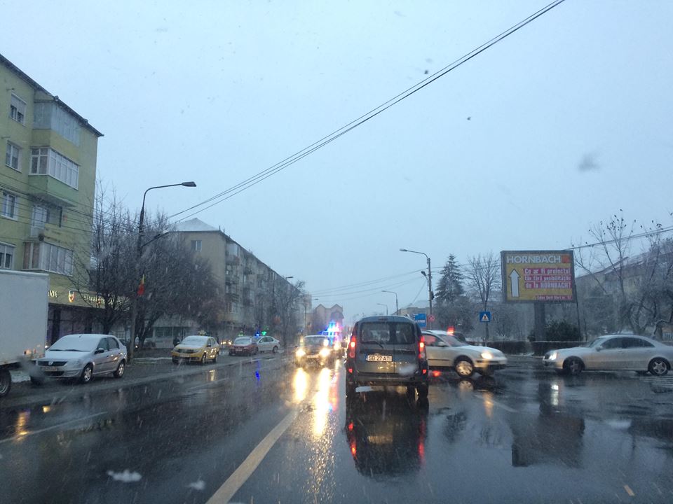 Accident pe strada Lungă. Tânără lovită de un șofer de 60 de ani