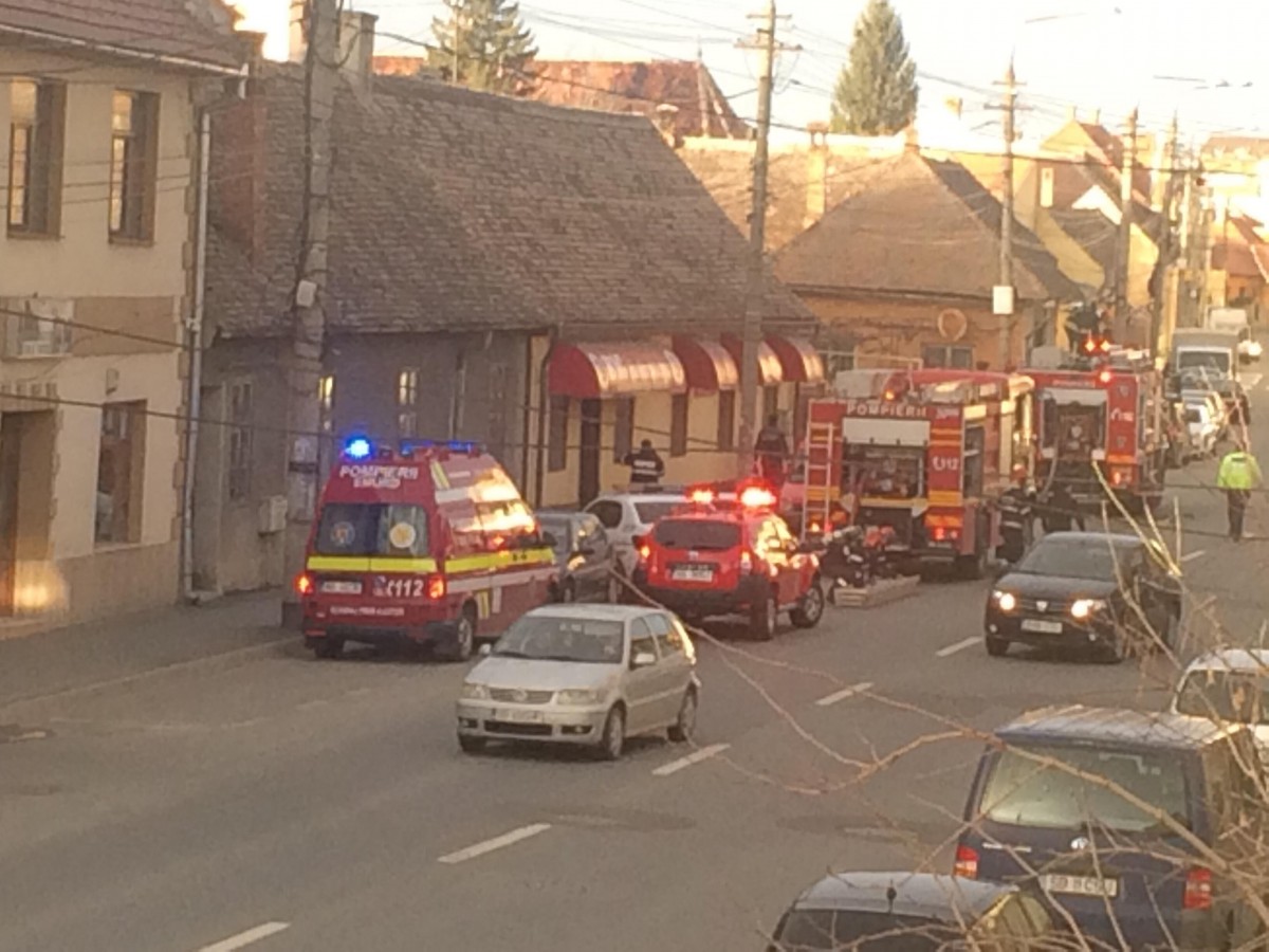 Incendiu la o locuință, pe strada Lungă. Un bărbat a suferit arsuri | VIDEO