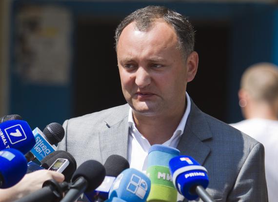 Socialiştii din R.Moldova propun amendarea Constituţiei pentru a preveni eventuala unire cu România