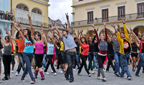 Primul flashmob internațional de dans indian, la Sibiu