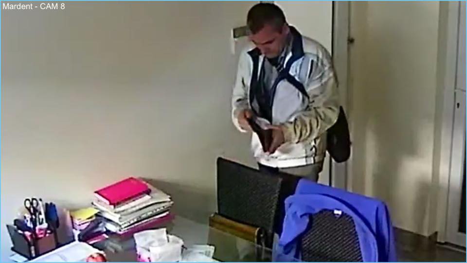 VIDEO | Bărbat căutat de poliție, după ce a furat 2.500 de lei dintr-un cabinet medical