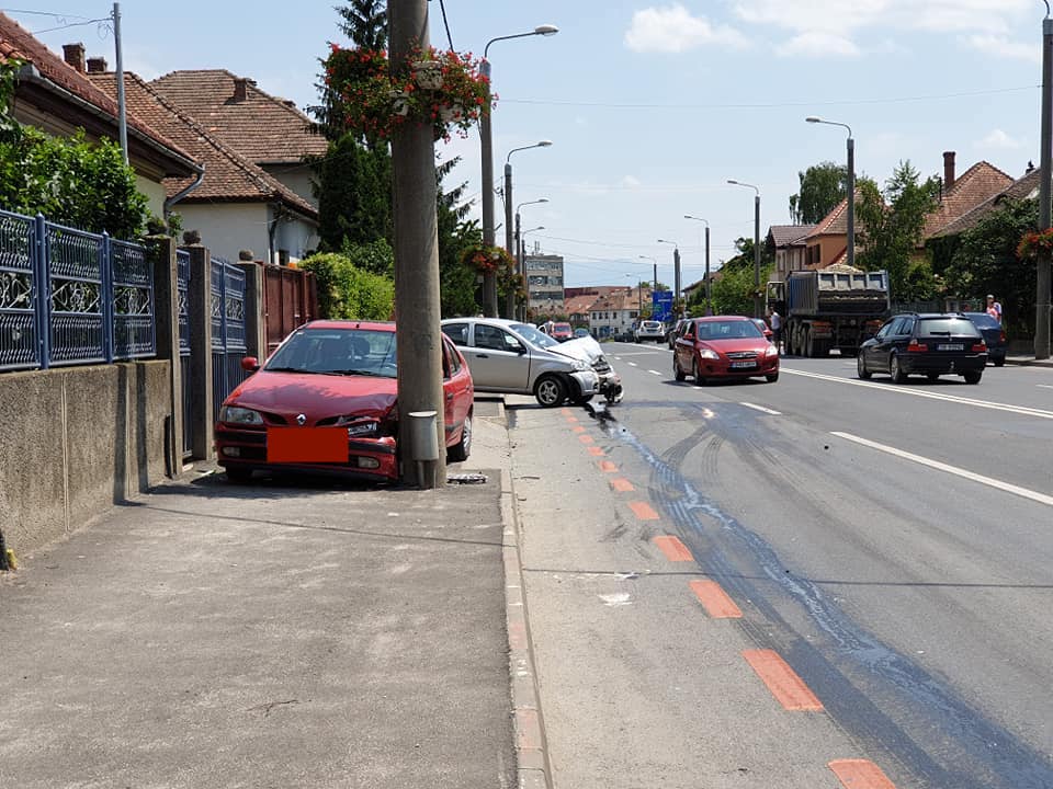 FOTO Tamponare în lanț la doi pași de casa președintelui Iohannis