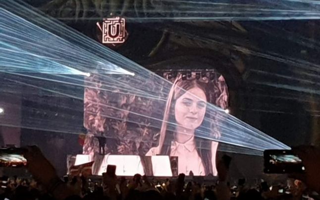VIDEO Alexandra Măceșanu, pe scena de la Untold. Omagiul lui Don Diablo