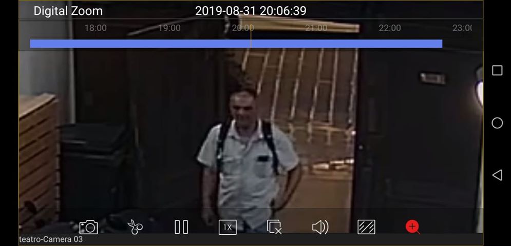 Furt într-un restaurant din centrul Sibiului. Dacă îl vedeți pe acest bărbat, sunați la 112