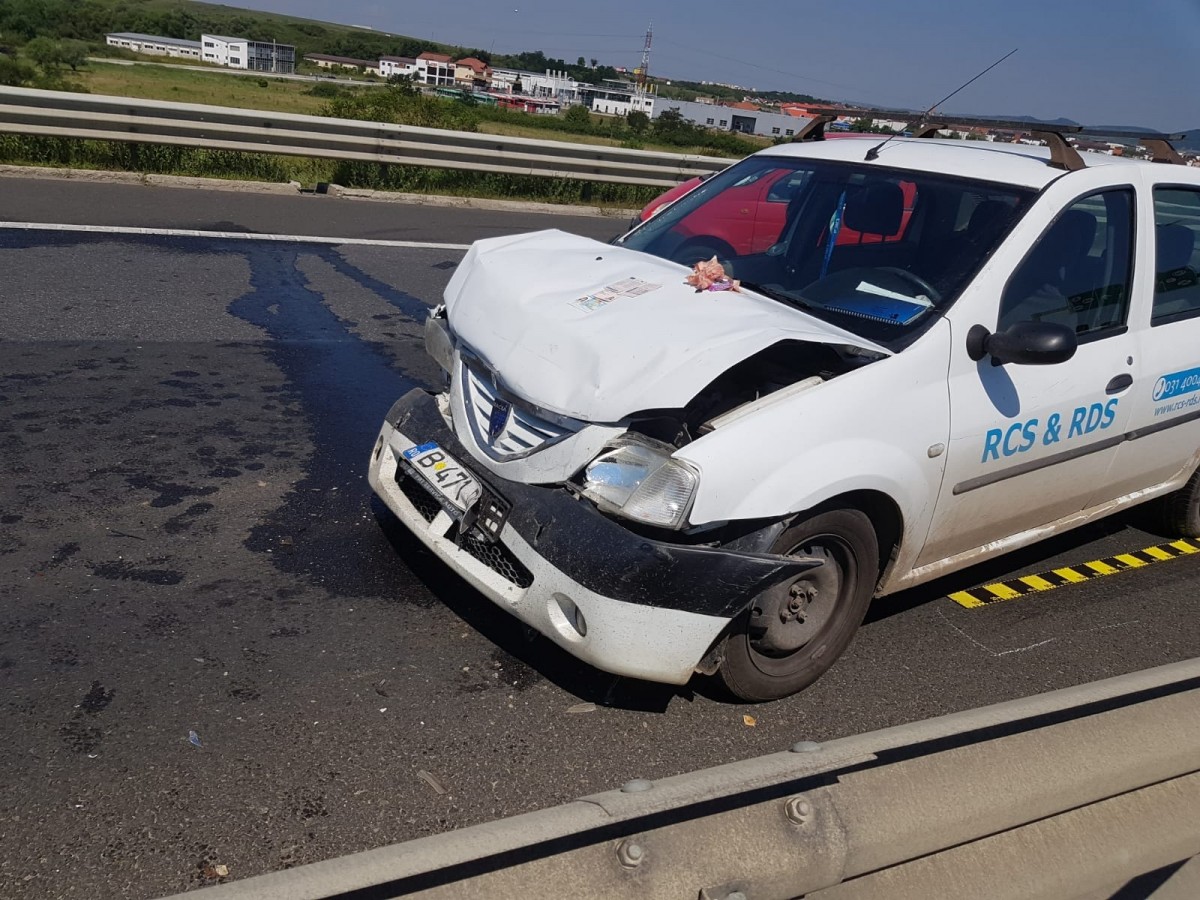 Accident pe autostradă. A intrat direct în coloana de mașini