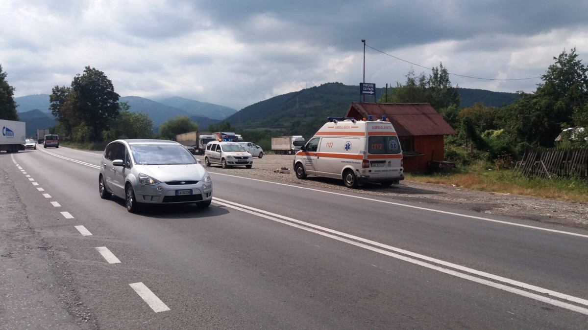 FOTO-Accident la Tălmaciu. Copilă de 12 ani lovită de mașină