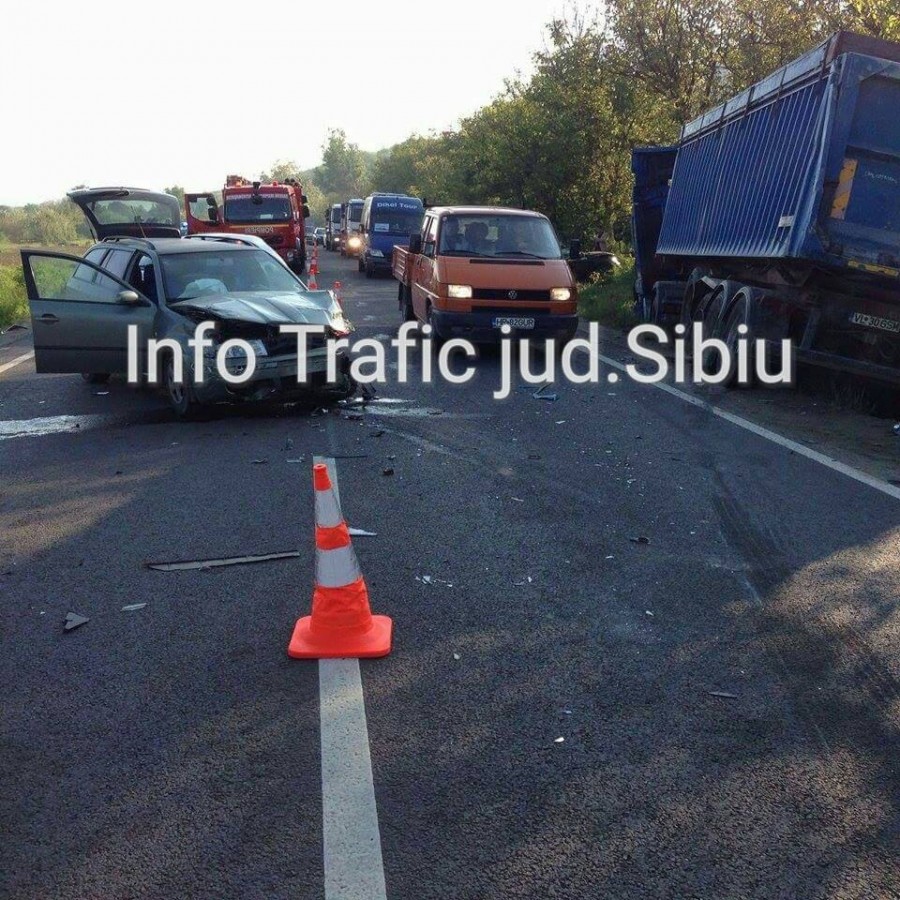 Patru oameni transportați la spital, în urma unui accident la Copșa Mică