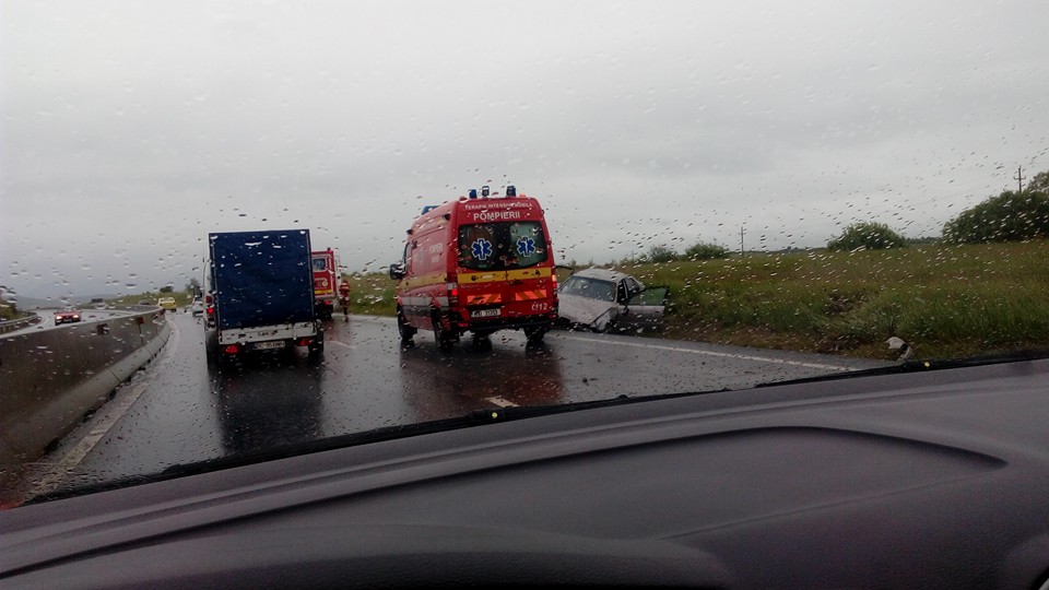 A acvaplanat și a ieșit cu mașina în decor