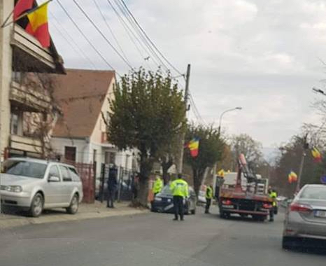 Șofer transportat de urgență la spital. I s-a făcut rău după un accident minor