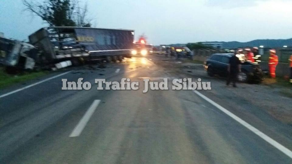 Accident teribil la Tălmaciu. O șoferiță de 28 de ani a murit pe loc