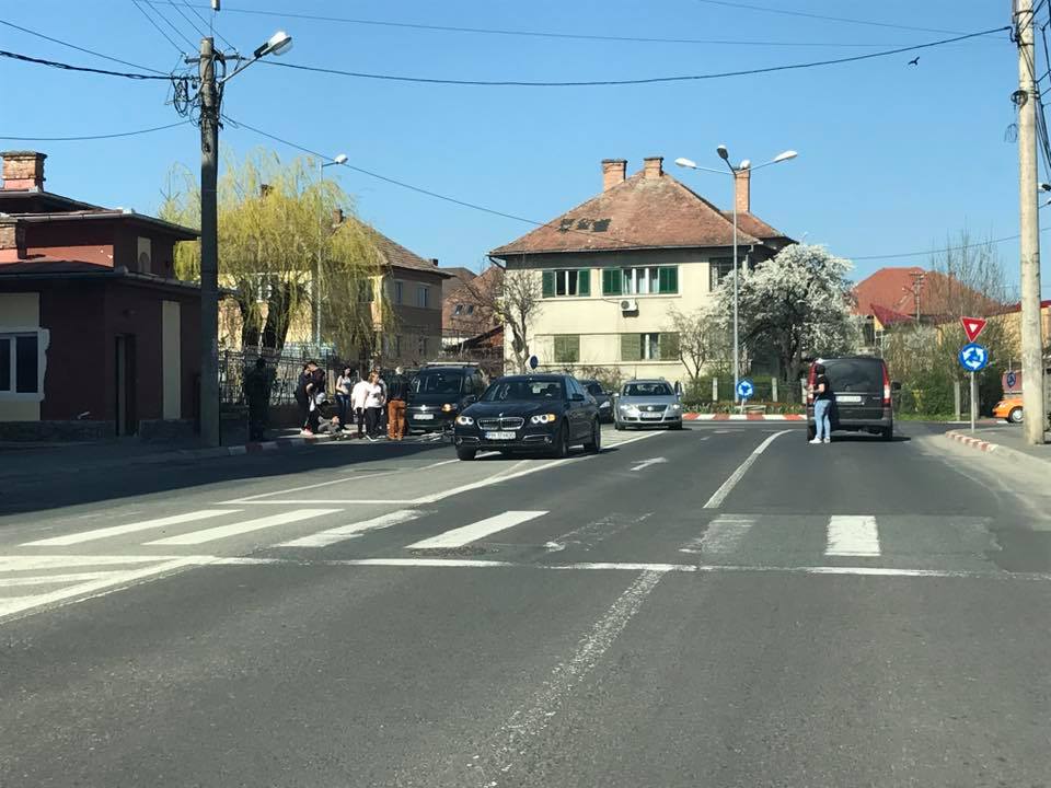 Biciclist rănit în Sibiu după ce a provocat un accident