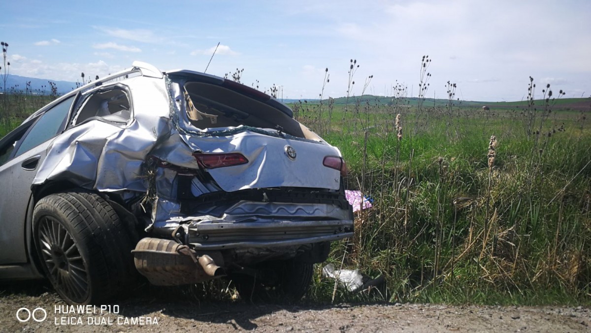 Trei persoane sunt rănite într-un accident petrecut la ieșire din Sibiu spre Șura Mare
