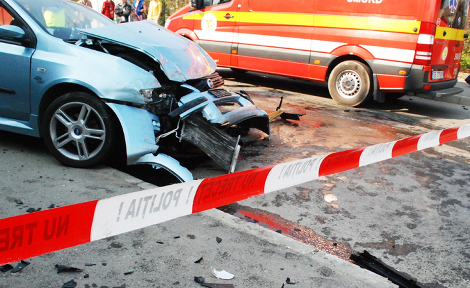 ACCIDENT Un Logan a luat foc pe DN1