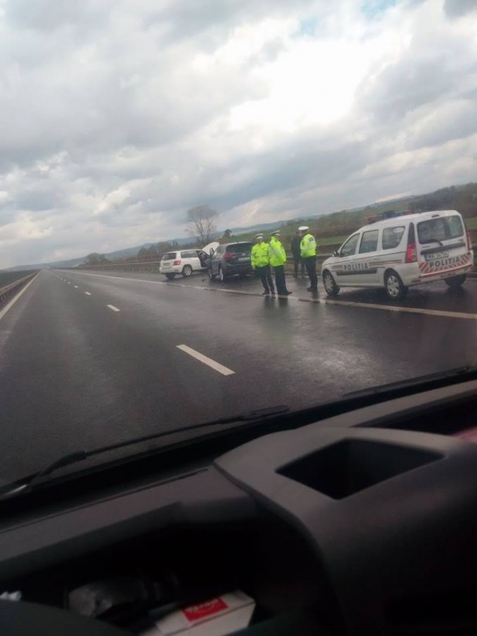 Trei răniți într-un accident pe A1, la limita județelor Sibiu și Alba