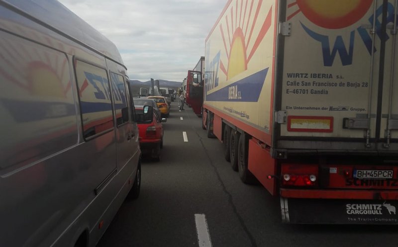 Motociclist sibian rănit grav, după un accident pe A3. Un bărbat a murit