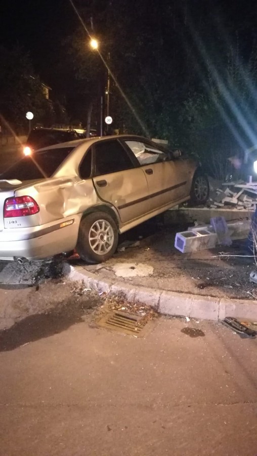 Accident pe Argeșului. Un șofer nu a dat prioritate, la intersecția cu Goethe