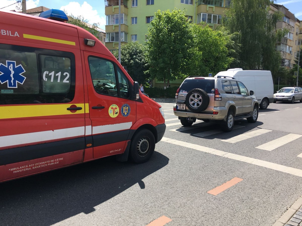 Accident pe Bd. Mihai Viteazu: bărbat de 54 de ani lovit pe trecerea de pietoni