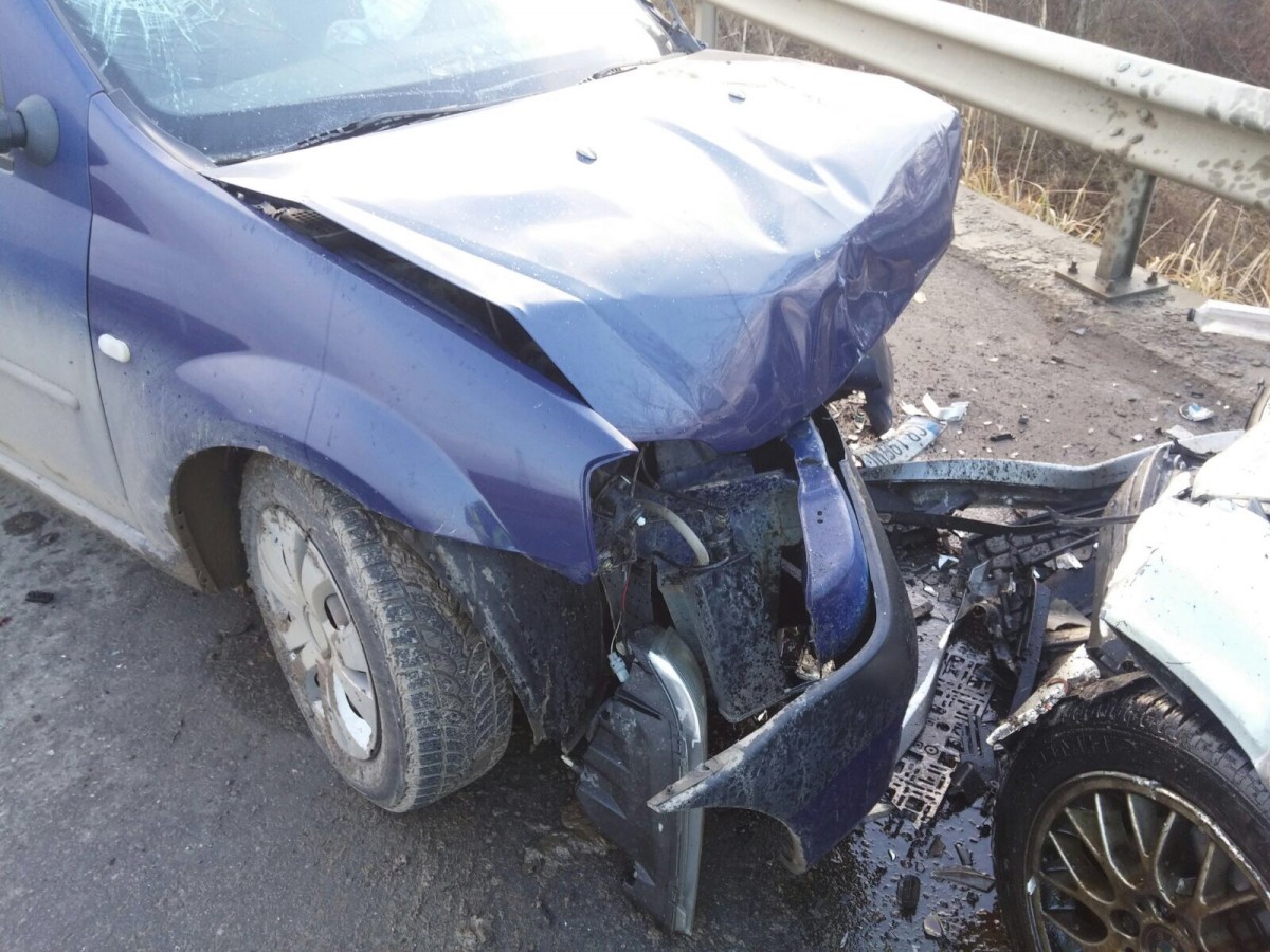 Patru copii și doi adulți sunt răniți într-un accident pe Dealul Dăii