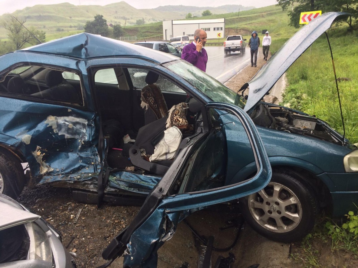 Actualizare. Șase răniți, printre care și un copil, într-un accident pe DN 14| foto