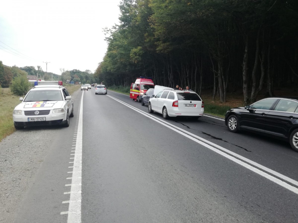Trafic alternativ pe Hula Bradului, din cauza unui accident