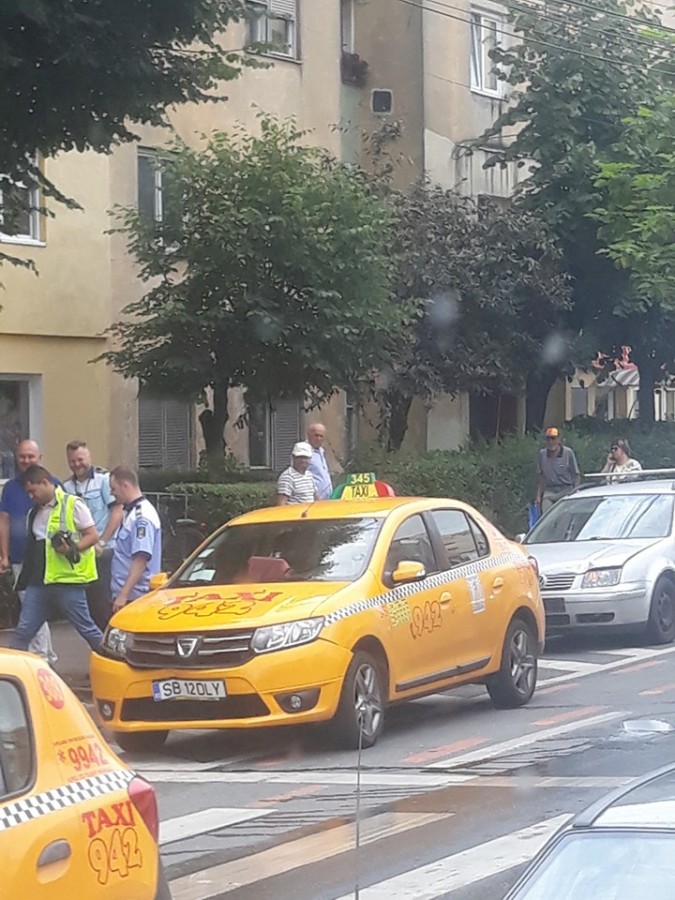Accident în lanț pe str. Semaforului, în fața pieței din Vasile Aaron