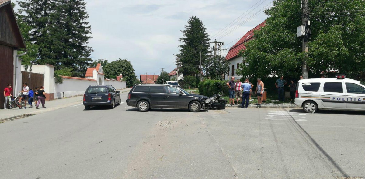 Un vinovat, două dosare penale. O șoferiță a accidentat un bărbat care a urcat băut la volan