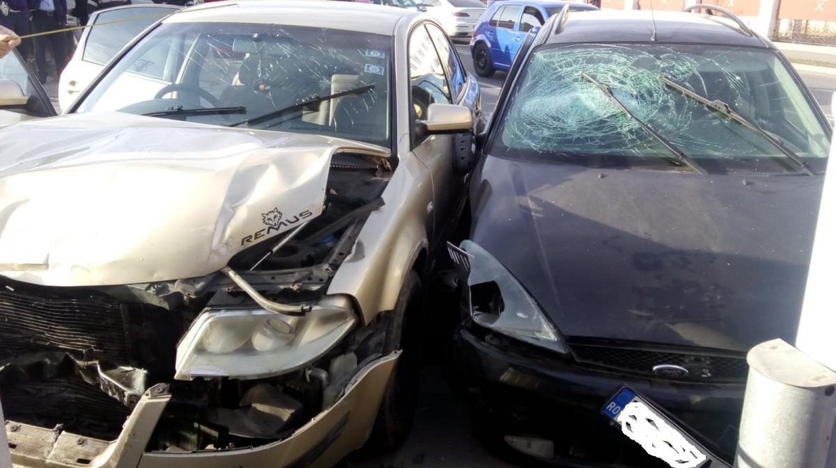 Accident pe Bulevardul Vasile Milea. Un șofer a făcut un viraj fără să se asigure