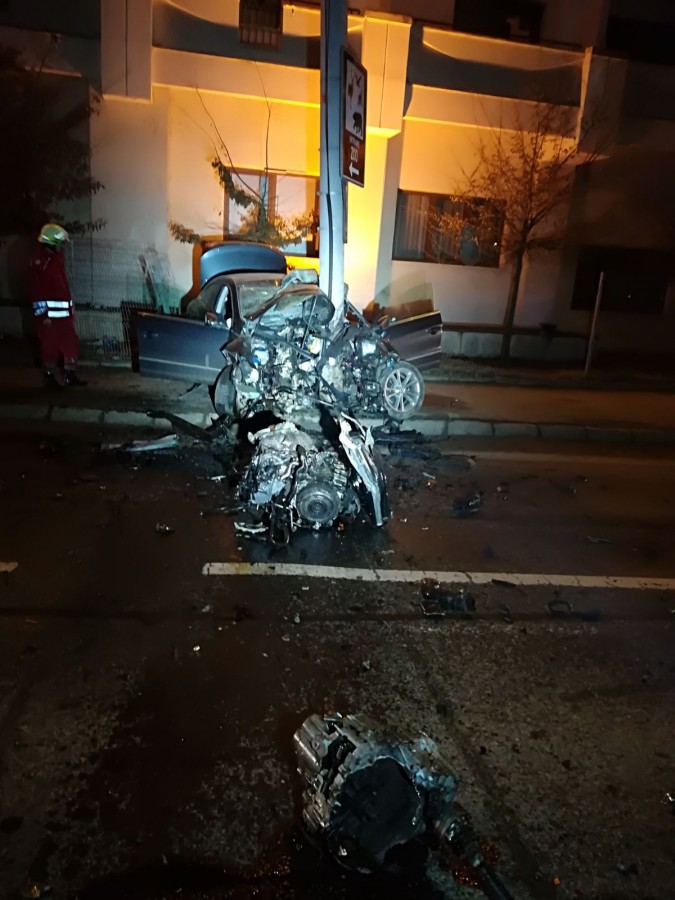 FOTO  Accident mortal pe Calea Dumbrăvii. Din cauza vitezei