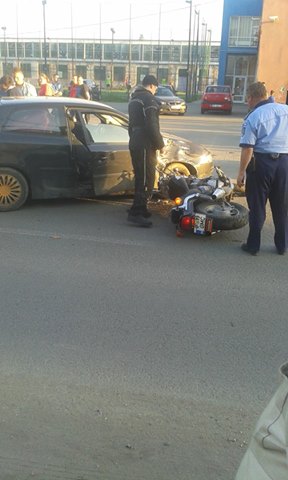 Un motociclist a fost rănit într-un accident pe strada H. Coandă