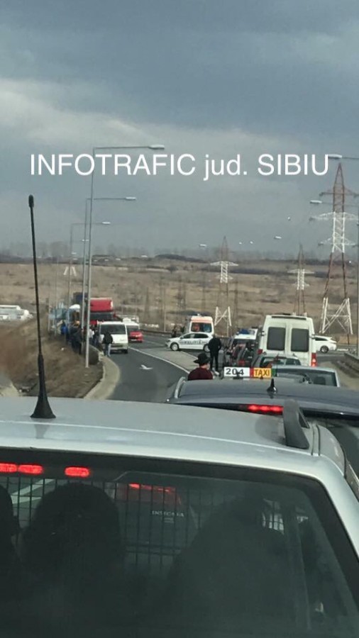 ACTUALIZARE4 Motociclistul accidentat la ieșirea din Sibiu a murit
