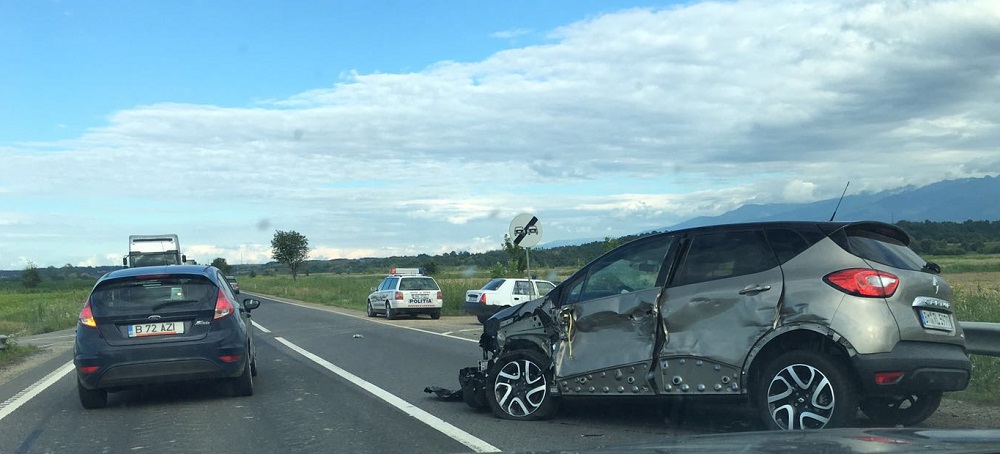 Accident la Scoreiu. Un motociclist străin a murit după ce o mașină  a depășit neregulamentar | Foto