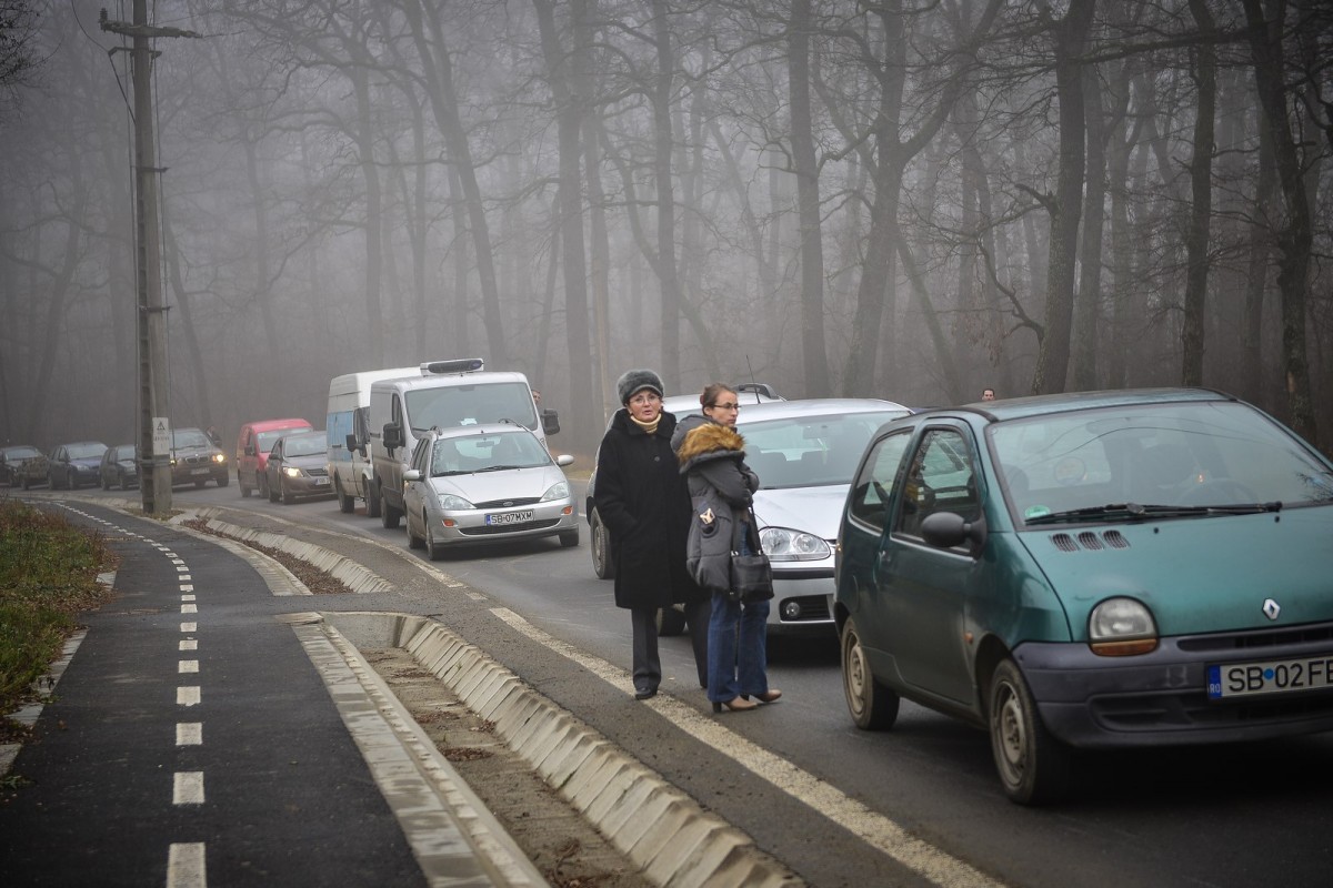 DN14. A intrat pe contrasens și și-a accidentat fiica de 3 ani