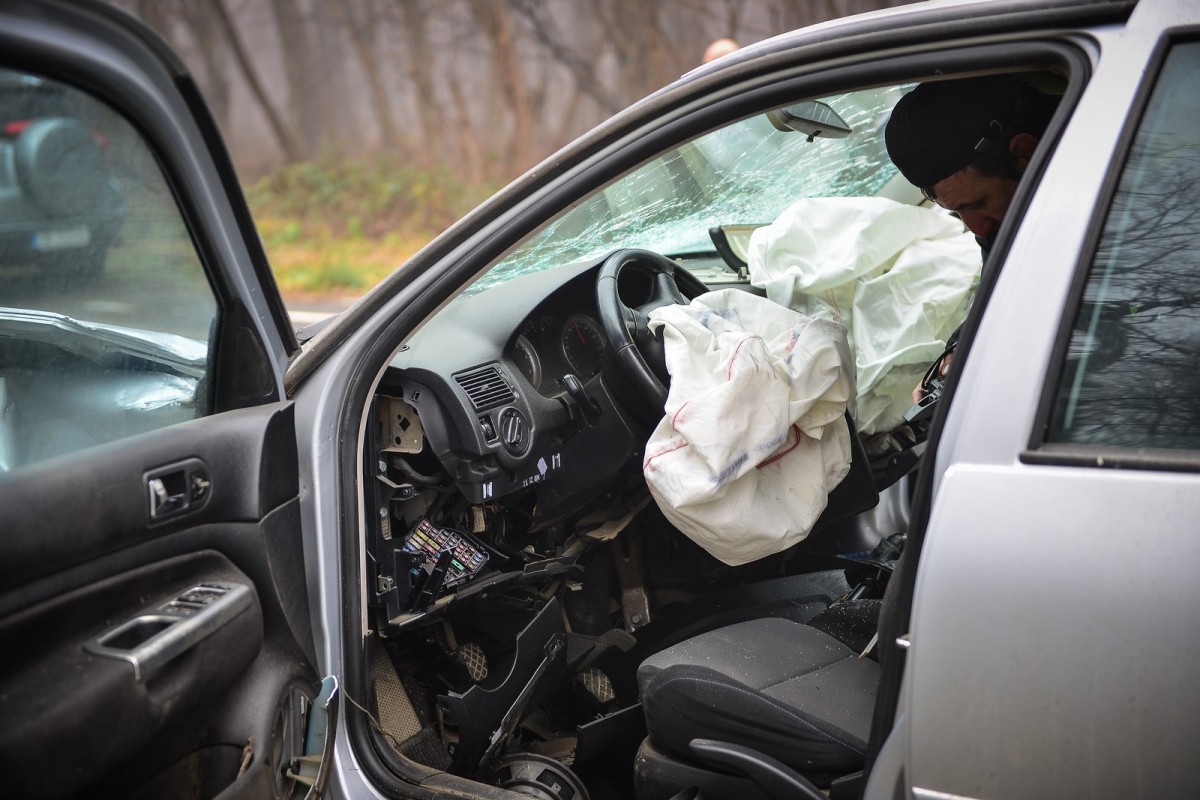 Trafic îngreunat azi-dimineață, spre Zona Vest. Accident după ce un șofer a vrut să întoarcă pe linie continuă